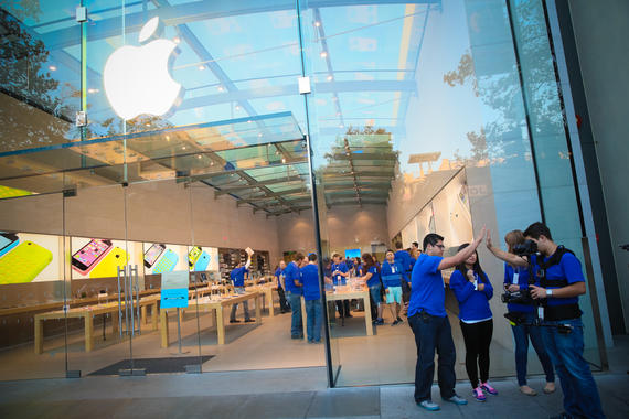 Apple pushes diversity, but progress is slow