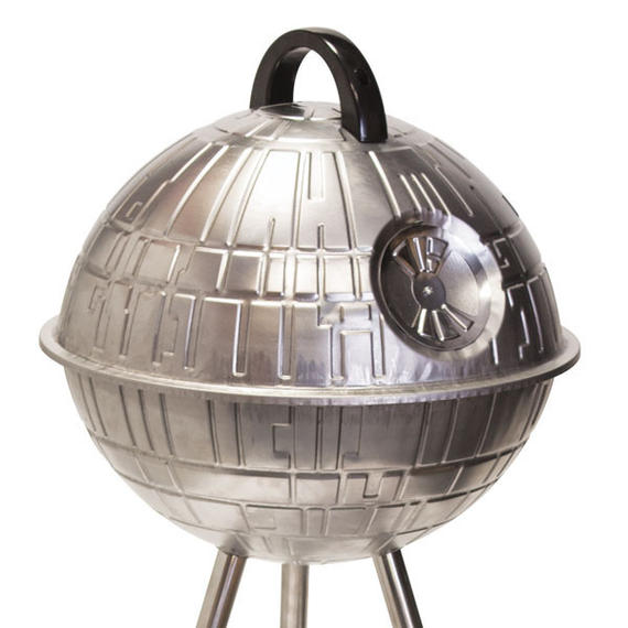 Death Star BBQ grill crushes planets, cooks hamburgers