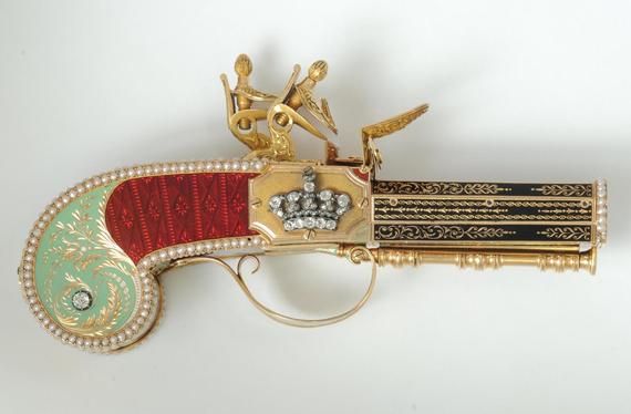 Gaudy 200-year-old pistol hides a beautiful secret