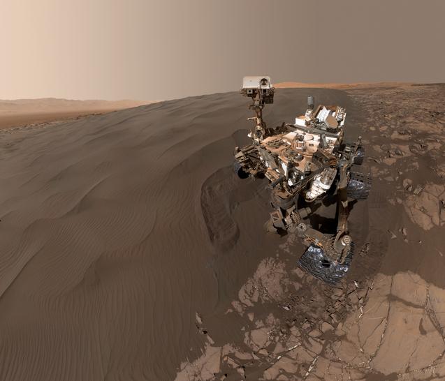 Curiosity rover's sandy Mars selfie puts dunes in perspective