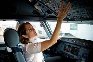 Why airlines need more female pilots to take to the skies